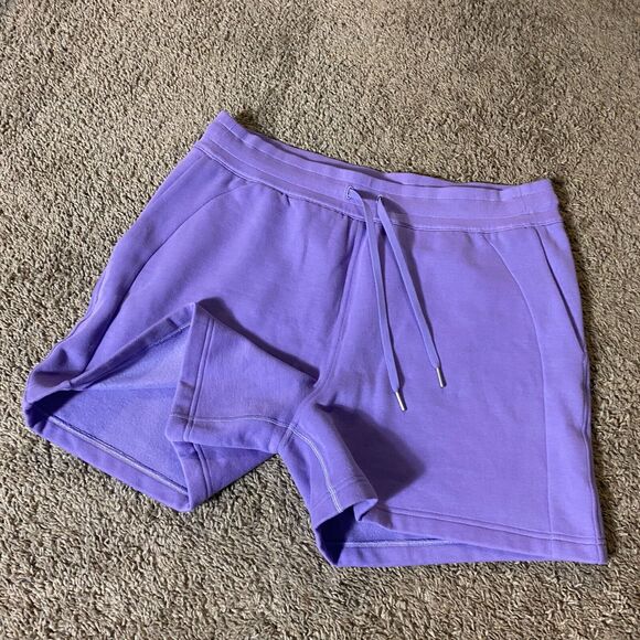 Lululemon Size 14 Scuba High Rise Short 5" Dark Lavender Purple - Picture 3 of 7